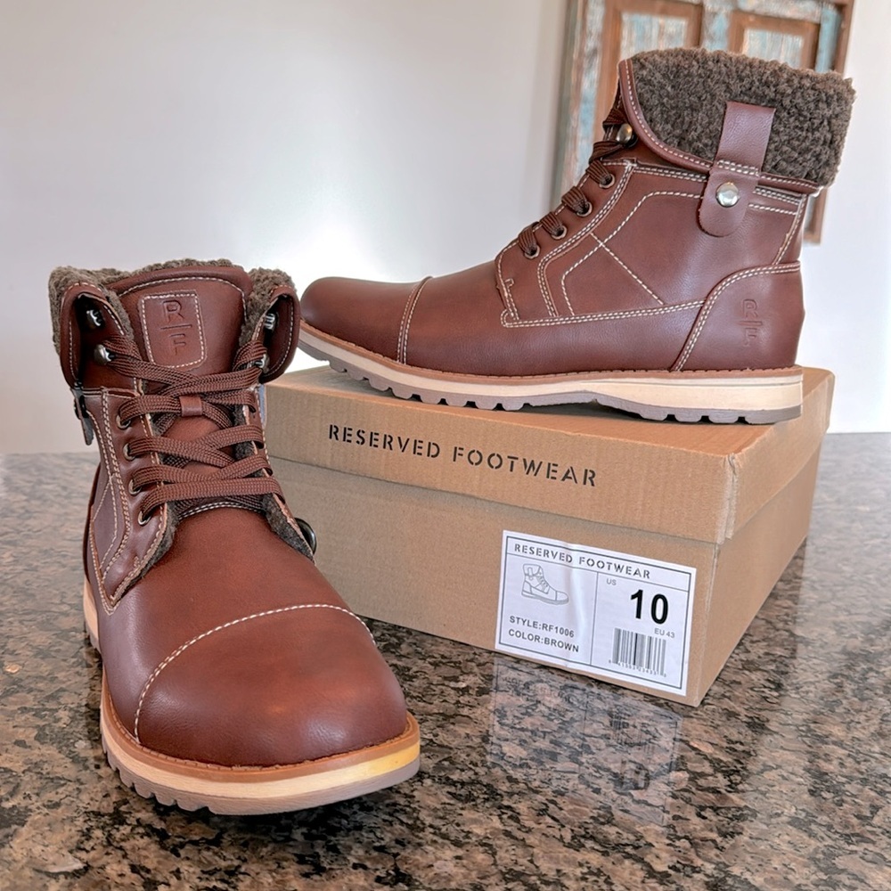 Reserved Footwear desert boots NIB 10